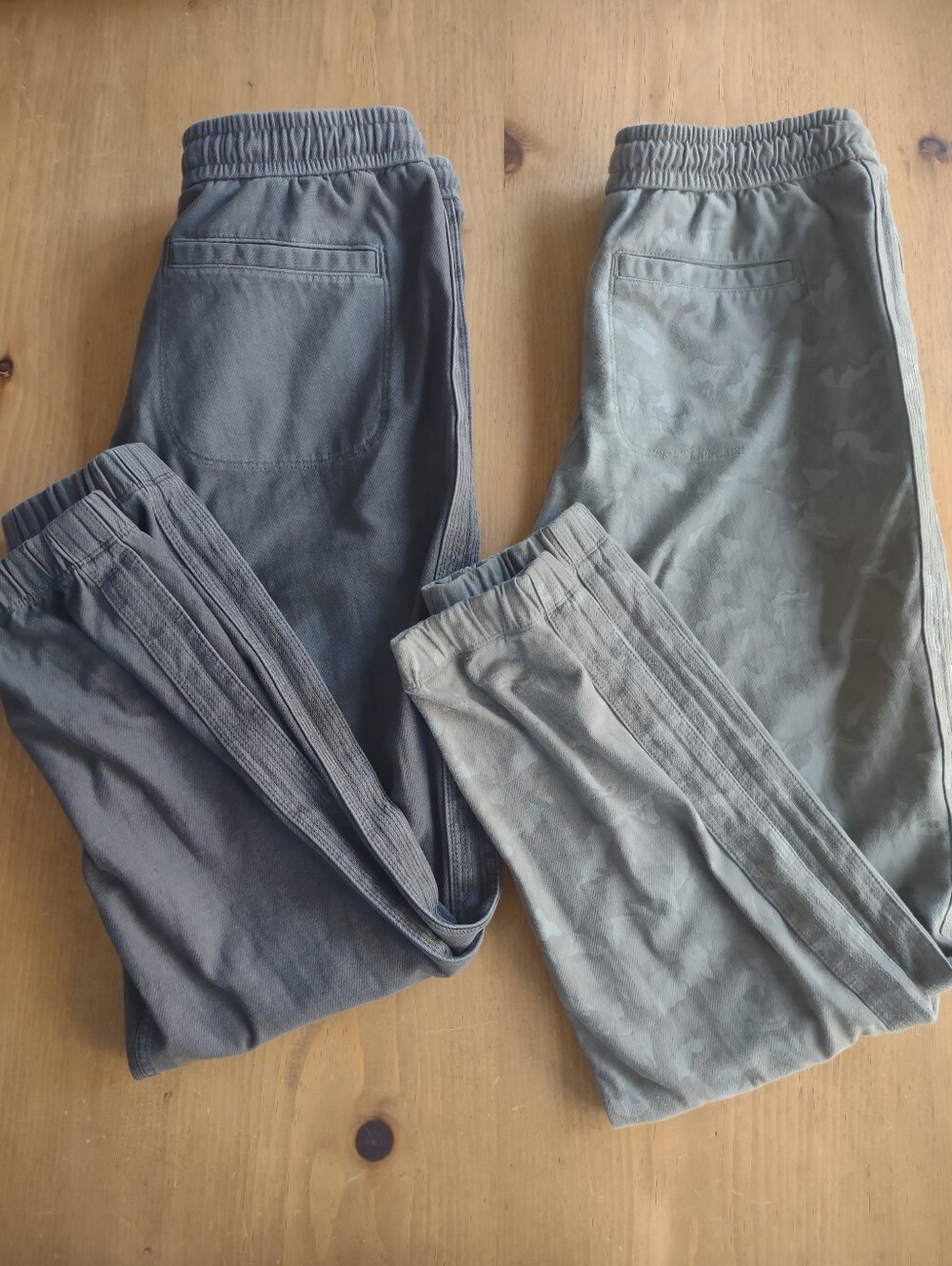 Athleta Farallon Joggers Size 6 Set of 2 Camouflage & Gray